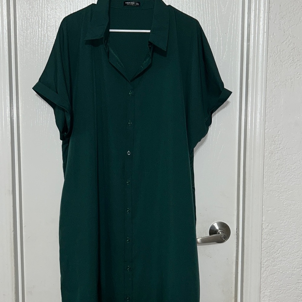 Very nice color is dark green